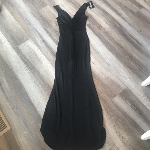 Dresses & Skirts - BNWT Black V-Plunge Gown.